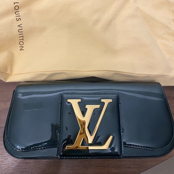 Discontinued Louis Vuitton Sobe Clutch - Picture 2 of 6